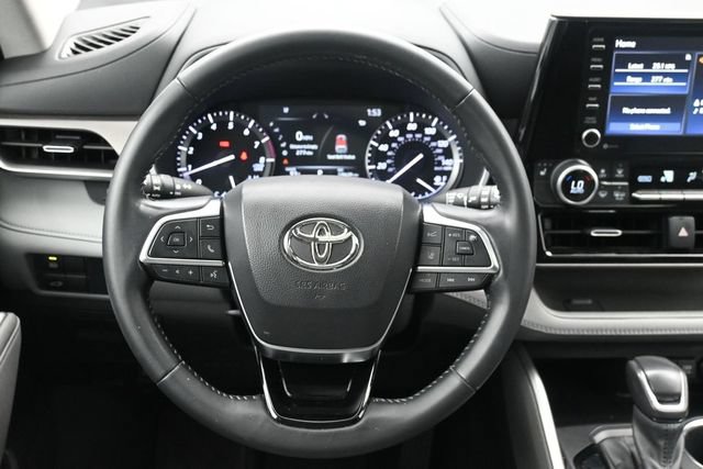 Used 2021 Toyota Highlander XLE FWD image 24