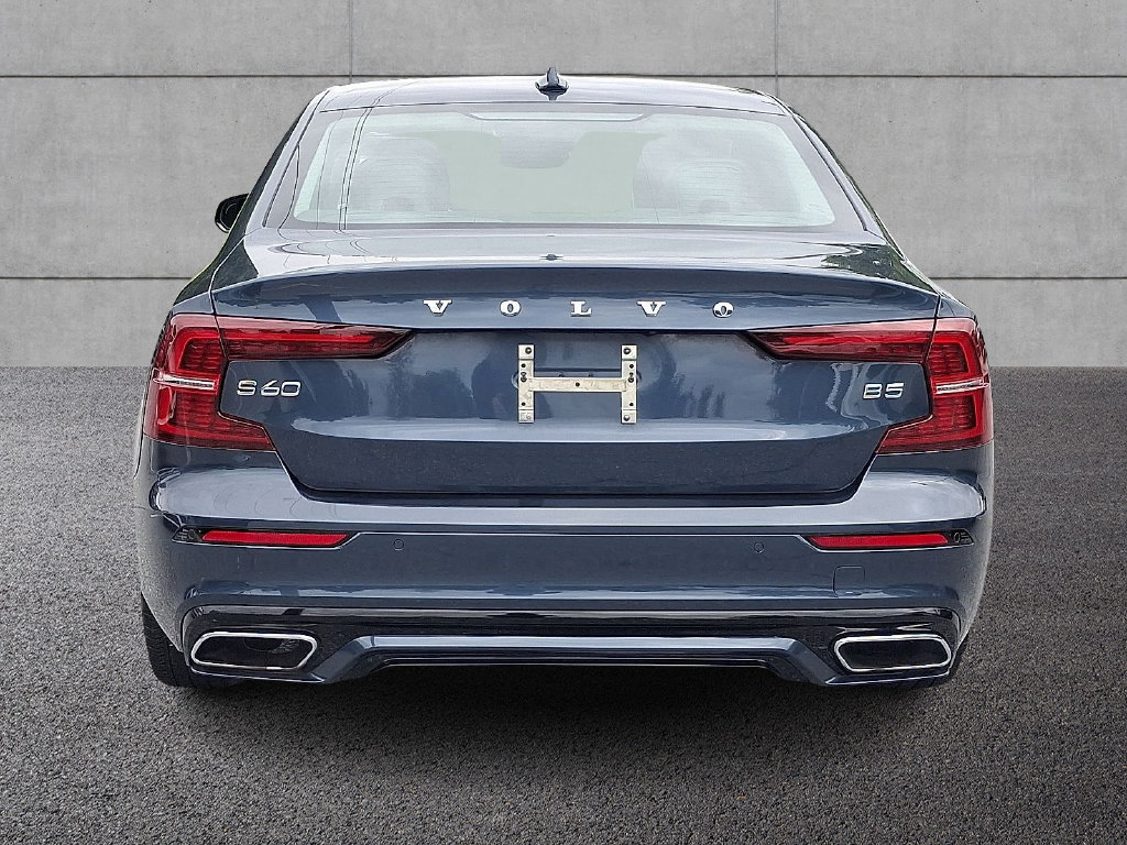 Used 2022 Volvo S60 B5 Momentum w/ Premium Package FWD image 4