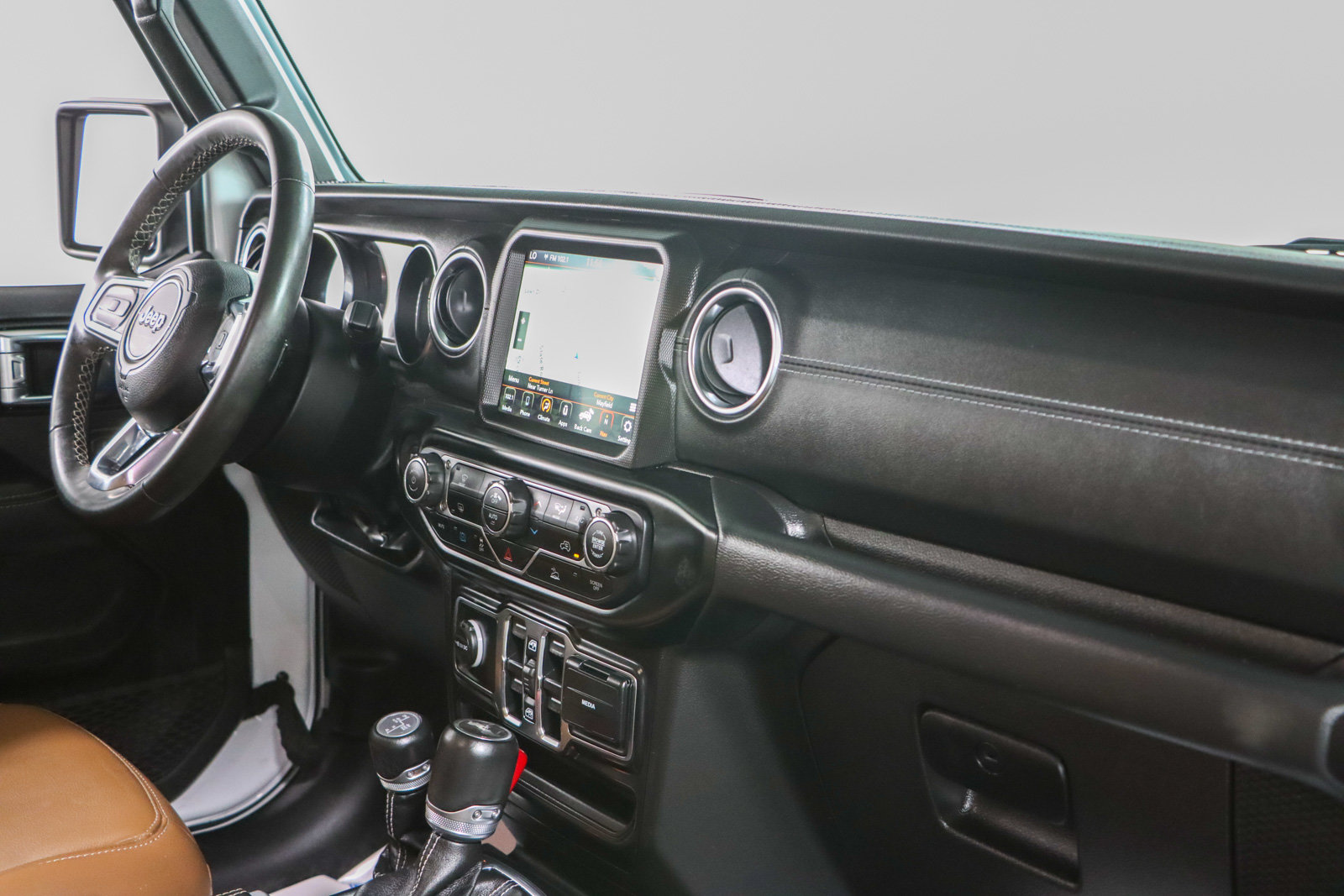 Used 2022 Jeep Wrangler Unlimited Sahara AWD/4WD image 27