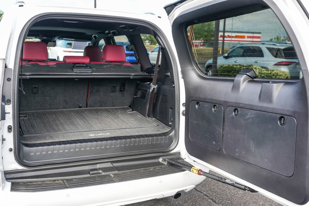 Used 2022 Lexus GX 460 Premium w/ Premium Package image 29