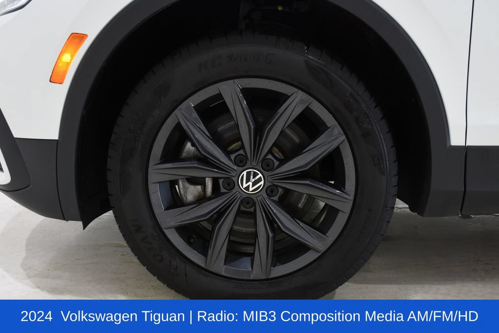 Used 2024 Volkswagen Tiguan SE AWD/4WD image 6
