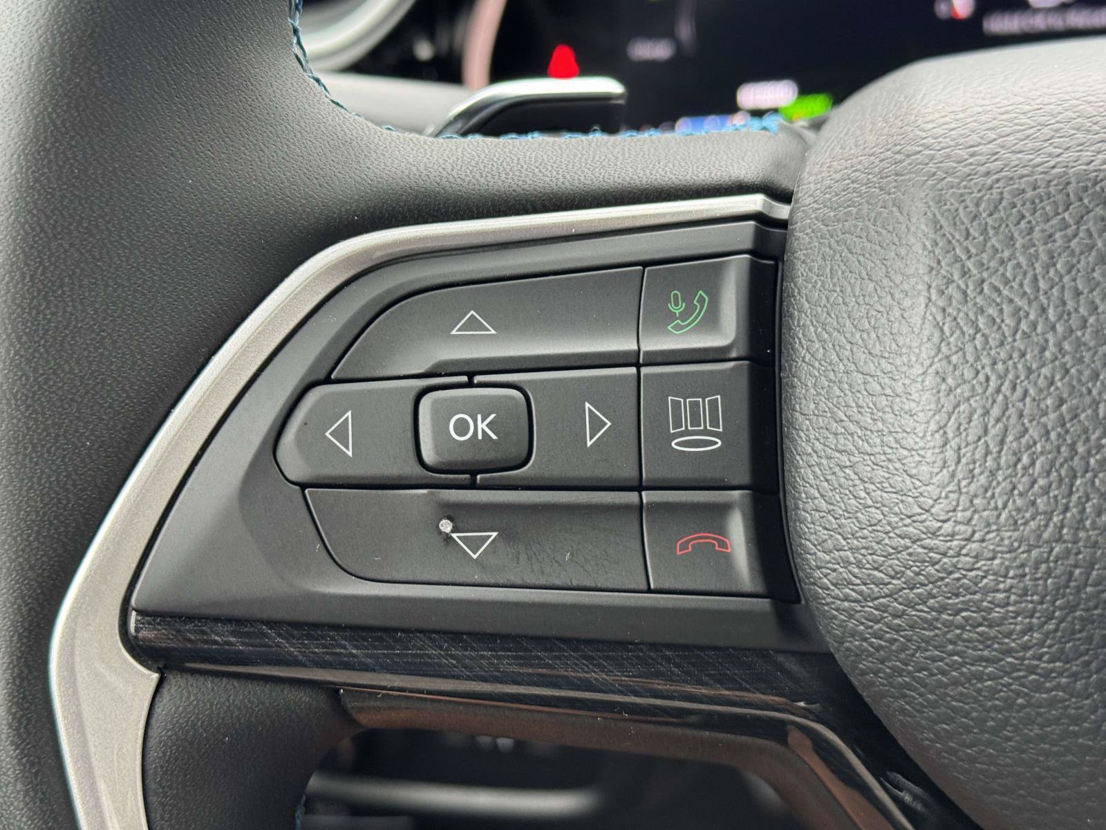 Used 2023 Jeep Grand Cherokee Trailhawk w/ Luxury Tech Group III AWD/4WD image 23