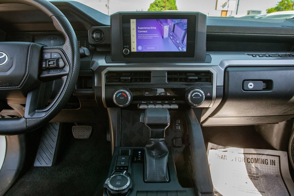 Used 2025 Toyota Tacoma SR5 AWD/4WD image 15