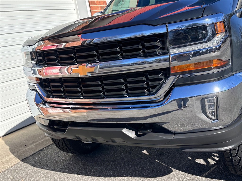 Used 2018 Chevrolet Silverado 1500 LT w/ All Star Edition image 17