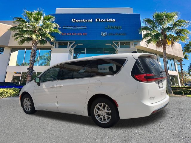 New 2026 Chrysler Pacifica Select FWD image 7