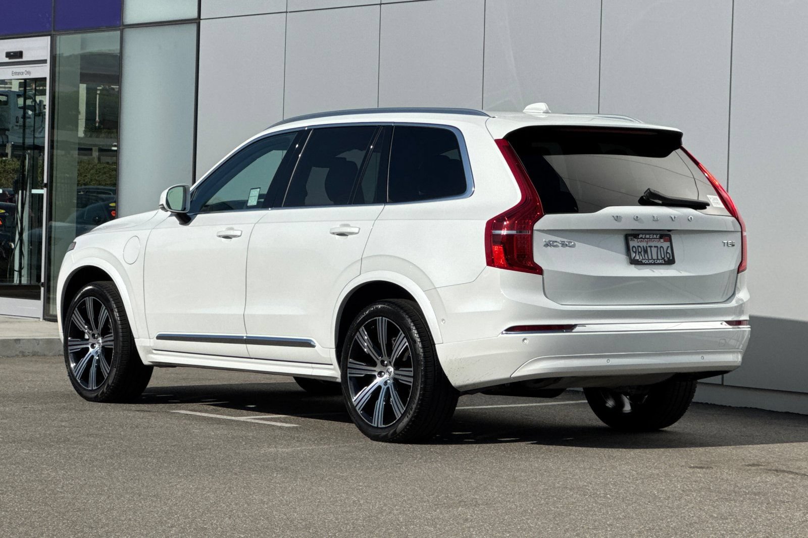 Used 2025 Volvo XC90 T8 Plus AWD/4WD image 3
