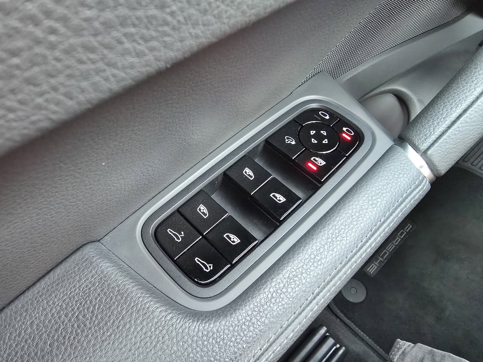 Used 2019 Porsche Cayenne image 22