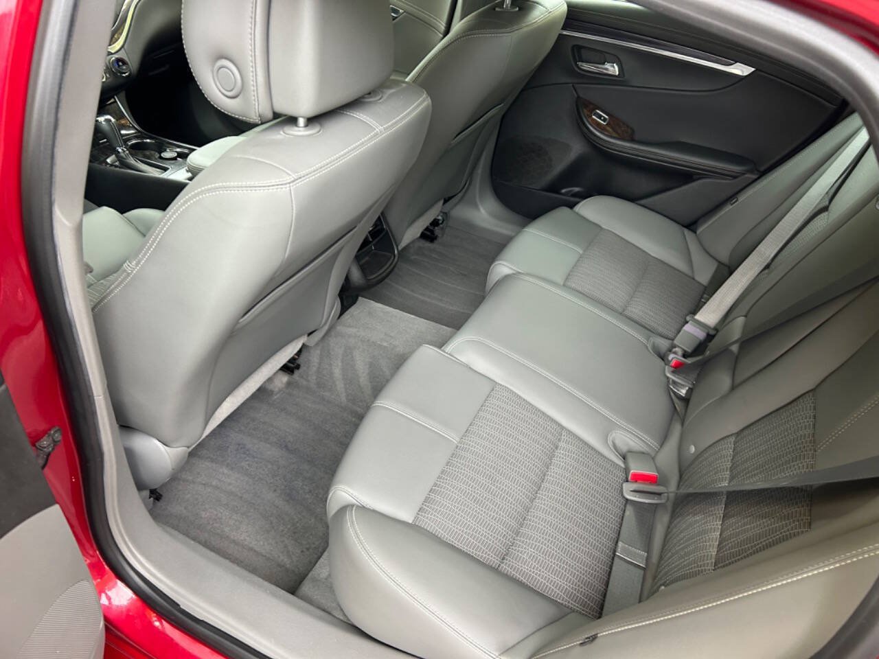 Used 2014 Chevrolet Impala LT w/ Convenience Package FWD image 26