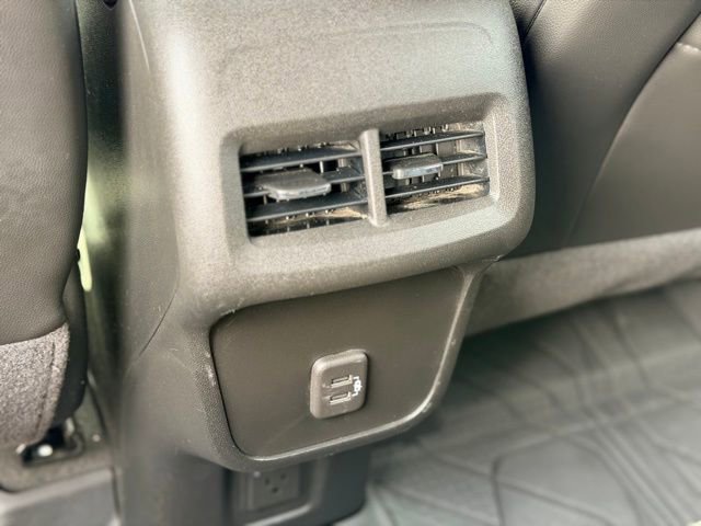 Used 2022 Chevrolet Equinox RS w/ RS Leather Package AWD/4WD image 25