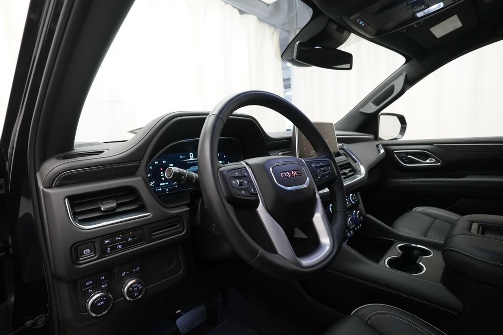 Used 2024 GMC Yukon SLT w/ SLT Luxury Package AWD/4WD image 8