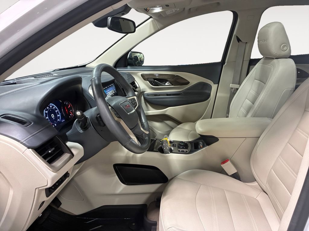 Used 2024 GMC Terrain Denali w/ Denali Premium Package AWD/4WD image 16