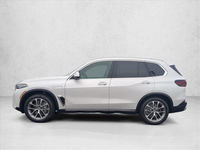 New 2026 BMW X5 xDrive50e image 5
