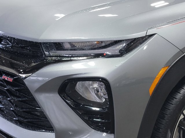 Certified 2023 Chevrolet TrailBlazer RS w/ Sun and Liftgate Package AWD/4WD image 9
