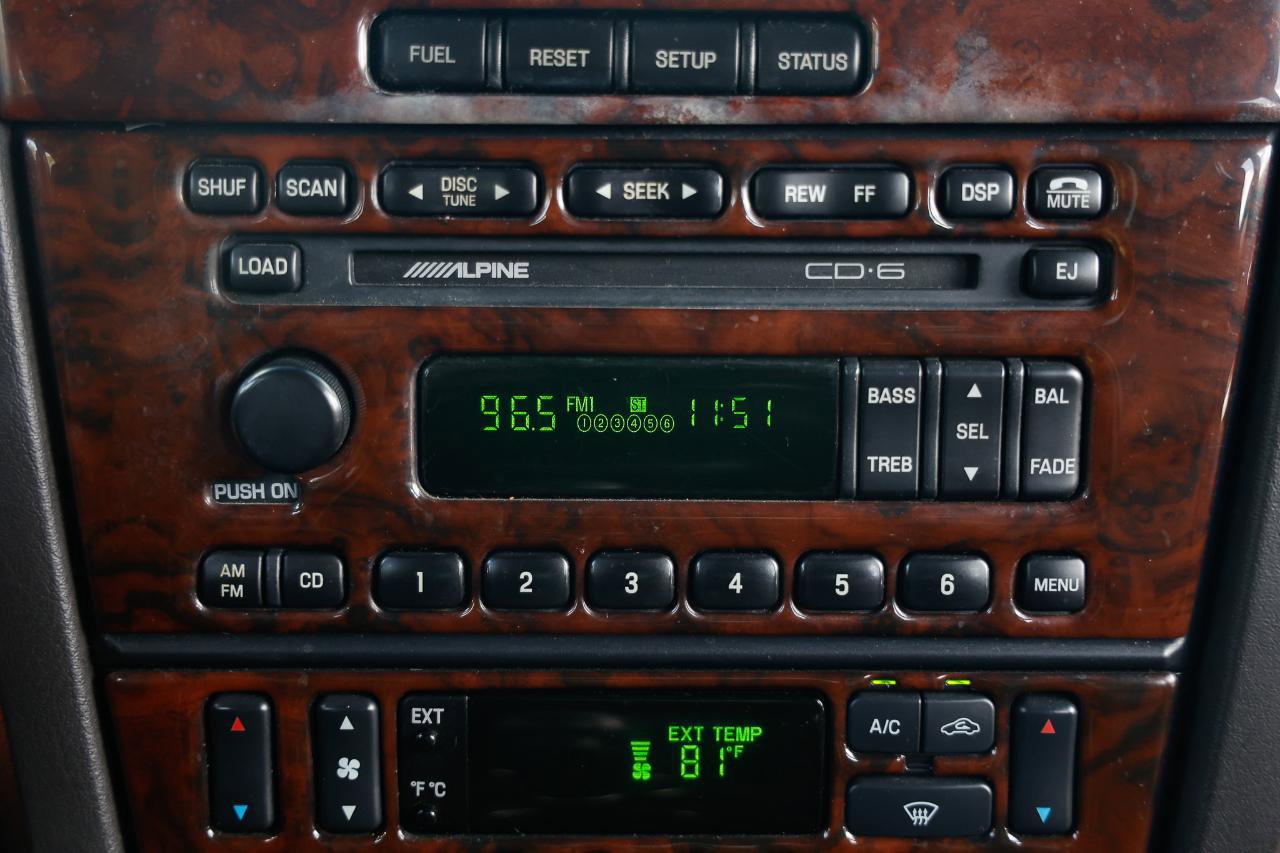 Used 2002 Lincoln LS image 32
