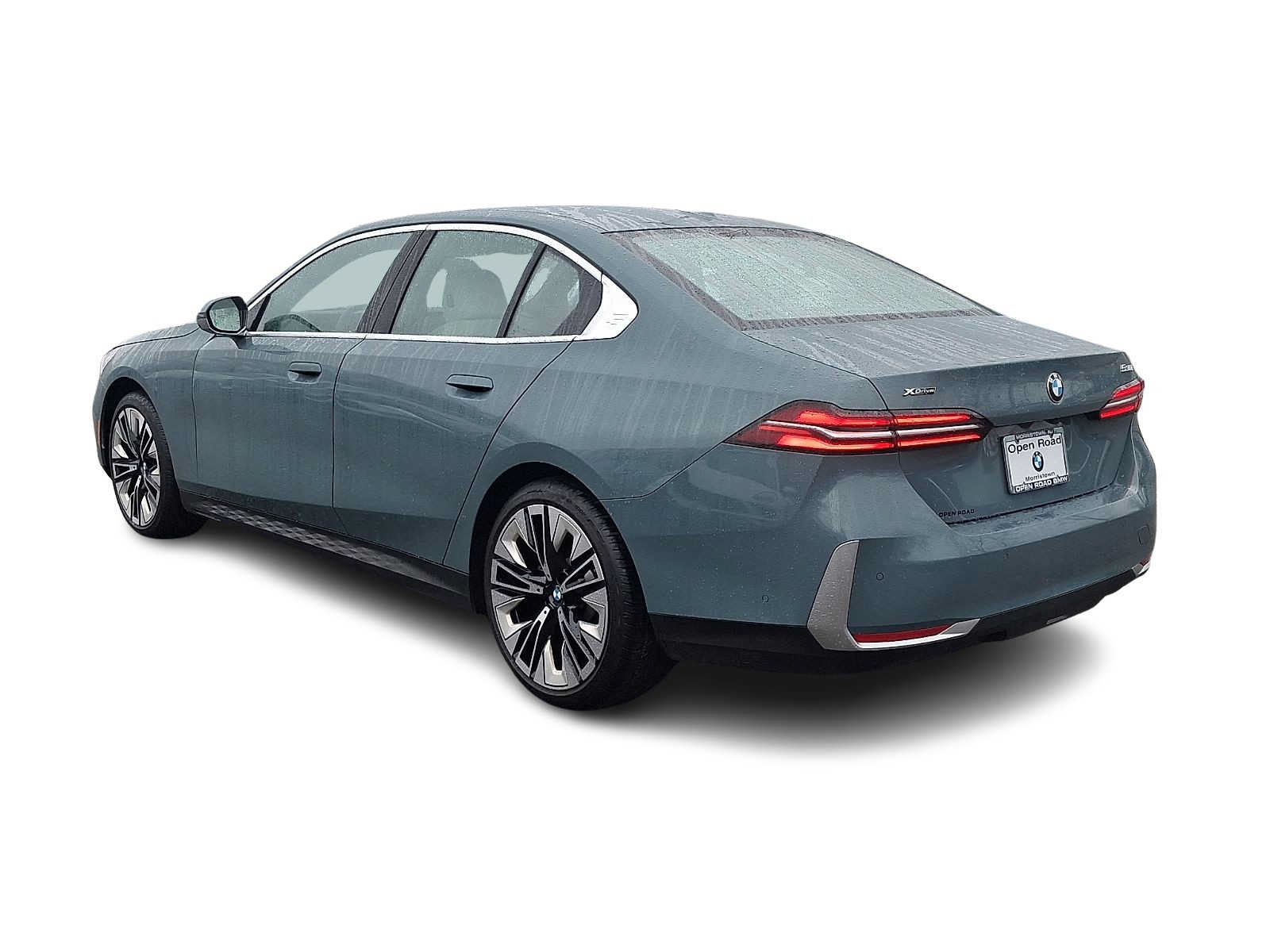Used 2025 BMW 530i xDrive w/ Premium Package AWD/4WD image 4
