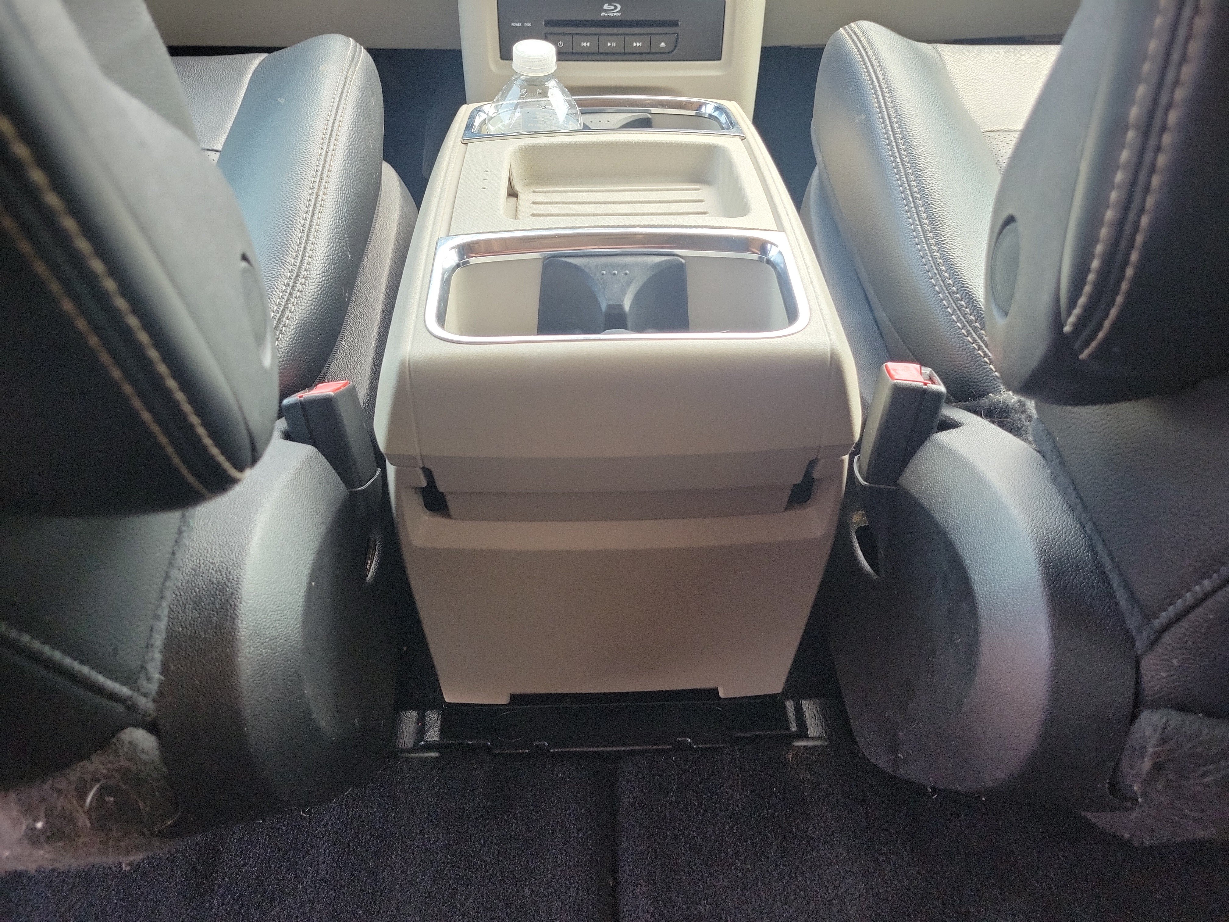 Used 2015 Chrysler Town & Country Touring-L w/ Driver Convenience Group FWD image 11