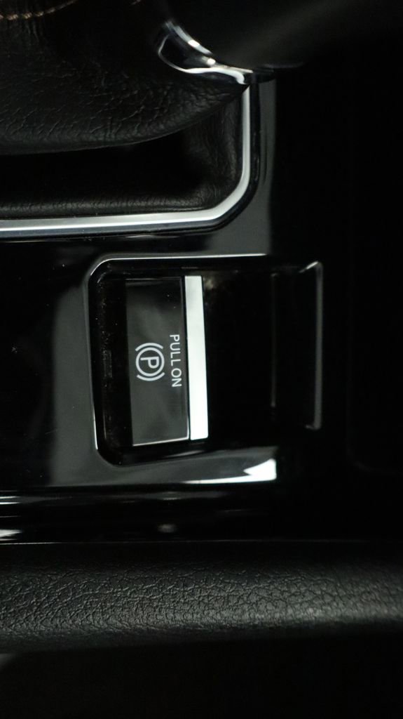 Certified 2022 Jeep Compass Limited image 40