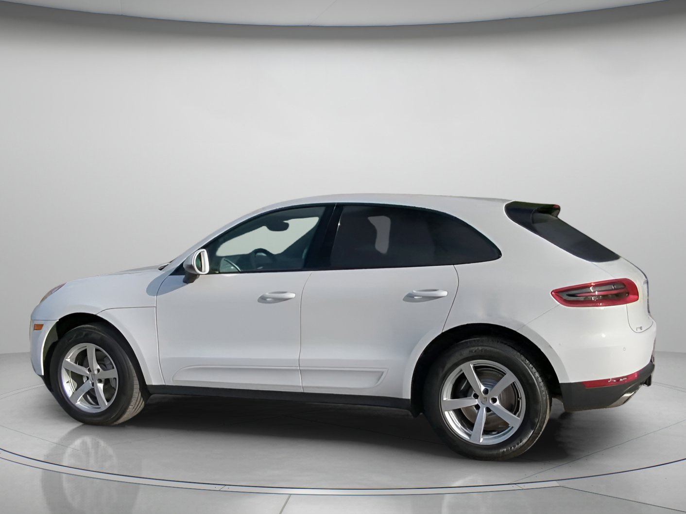 Used 2018 Porsche Macan image 17
