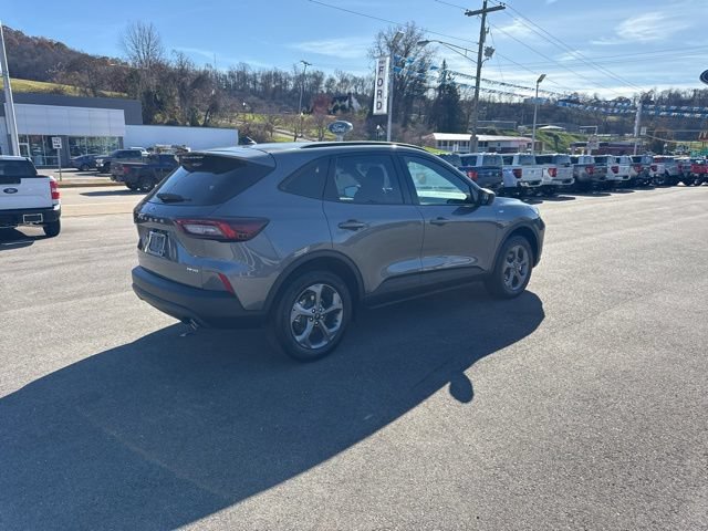 New 2026 Ford Escape ST-Line w/ Cold Weather Package AWD/4WD image 6