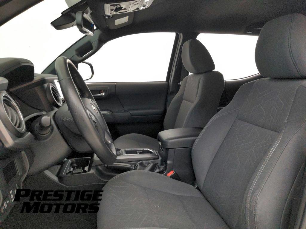 Used 2018 Toyota Tacoma TRD Off-Road w/ Technology Package AWD/4WD image 14