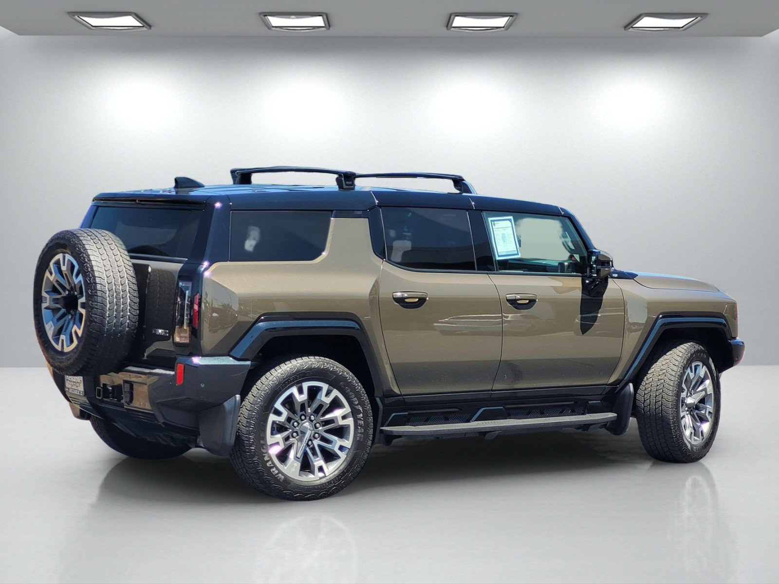 Used 2025 GMC Hummer EV 3X w/ LPO, Illumination Package AWD/4WD image 4