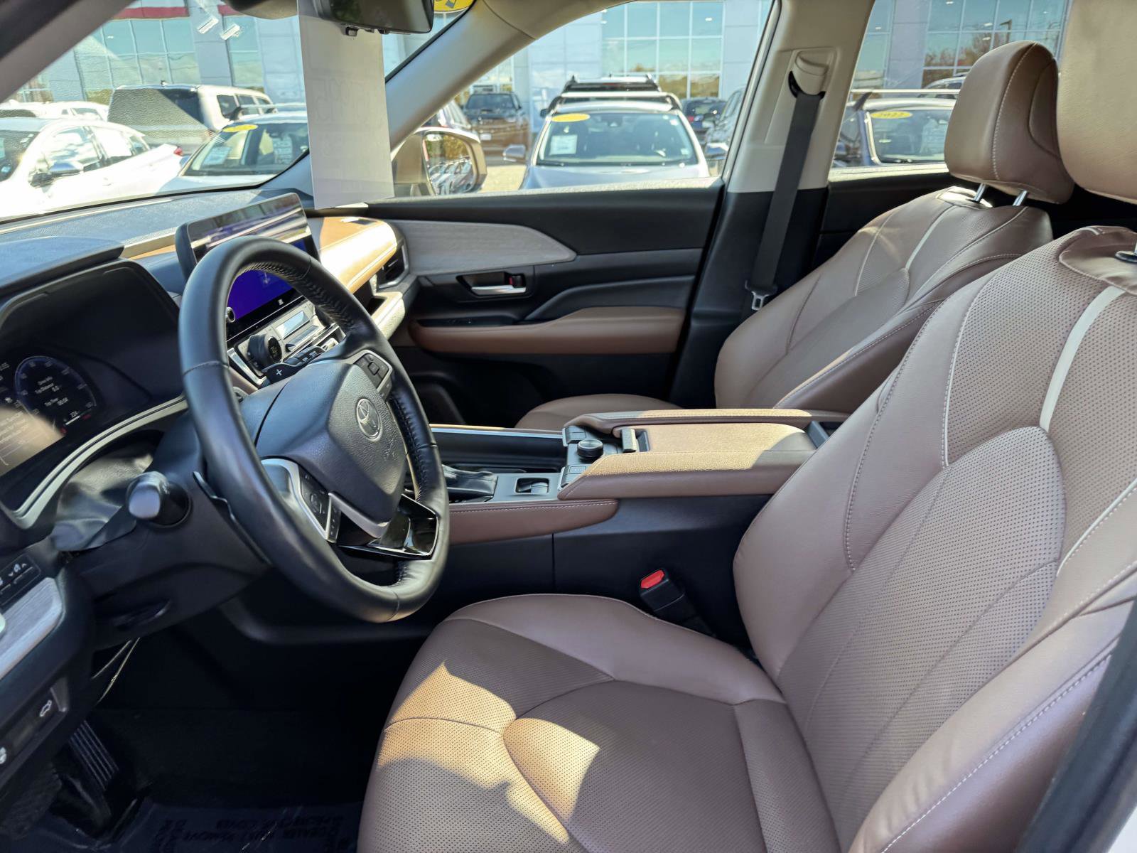 Used 2024 Toyota Grand Highlander Platinum image 15