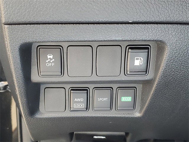 Used 2018 Nissan Rogue S image 13