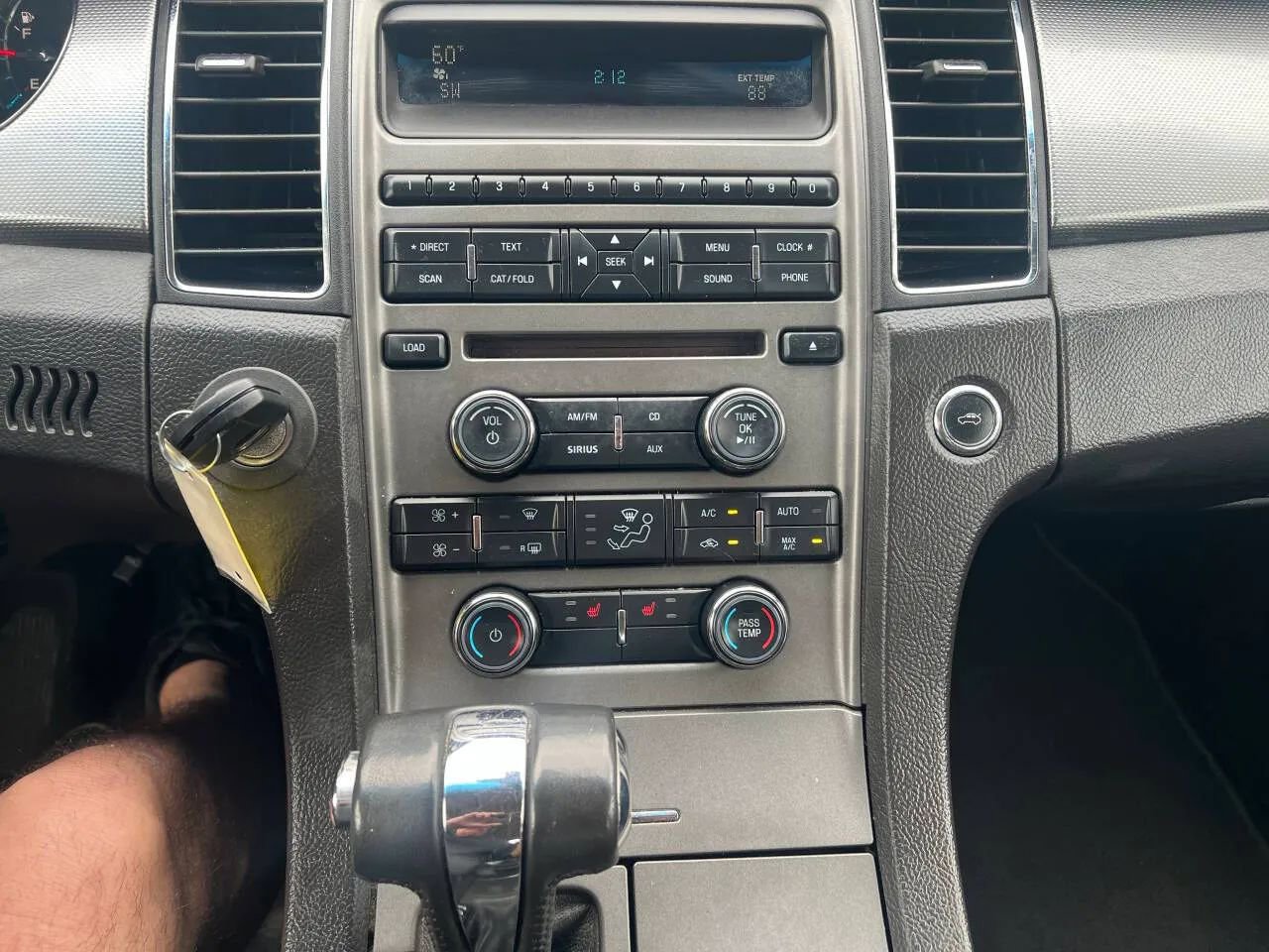 Used 2010 Ford Taurus SEL AWD/4WD image 12