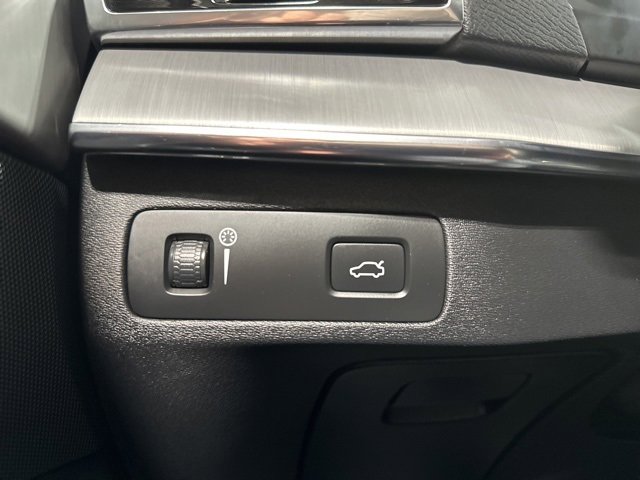 Used 2022 Volvo XC90 T5 Momentum w/ Advanced Package image 29