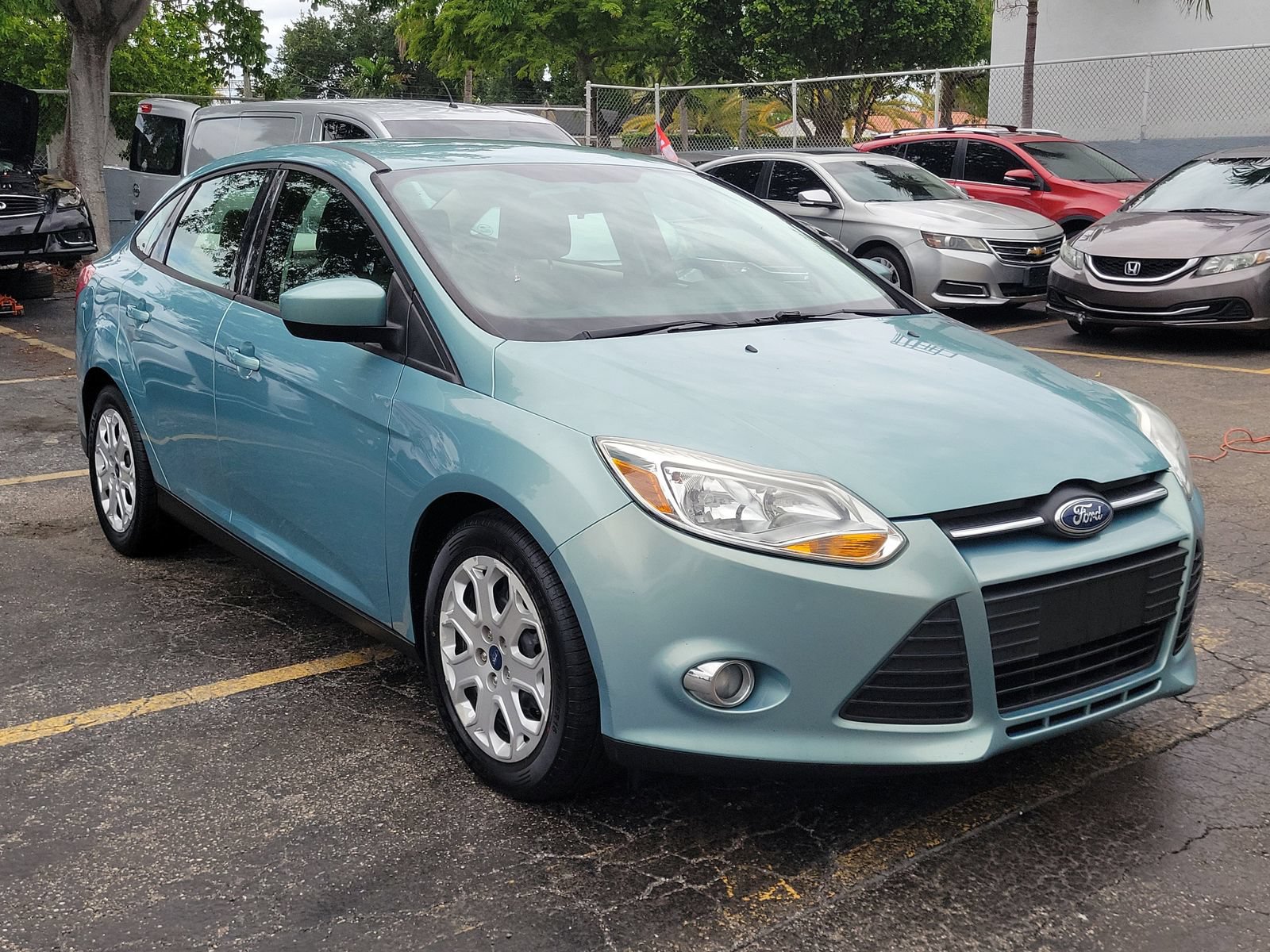 Used 2012 Ford Focus SE FWD image 3
