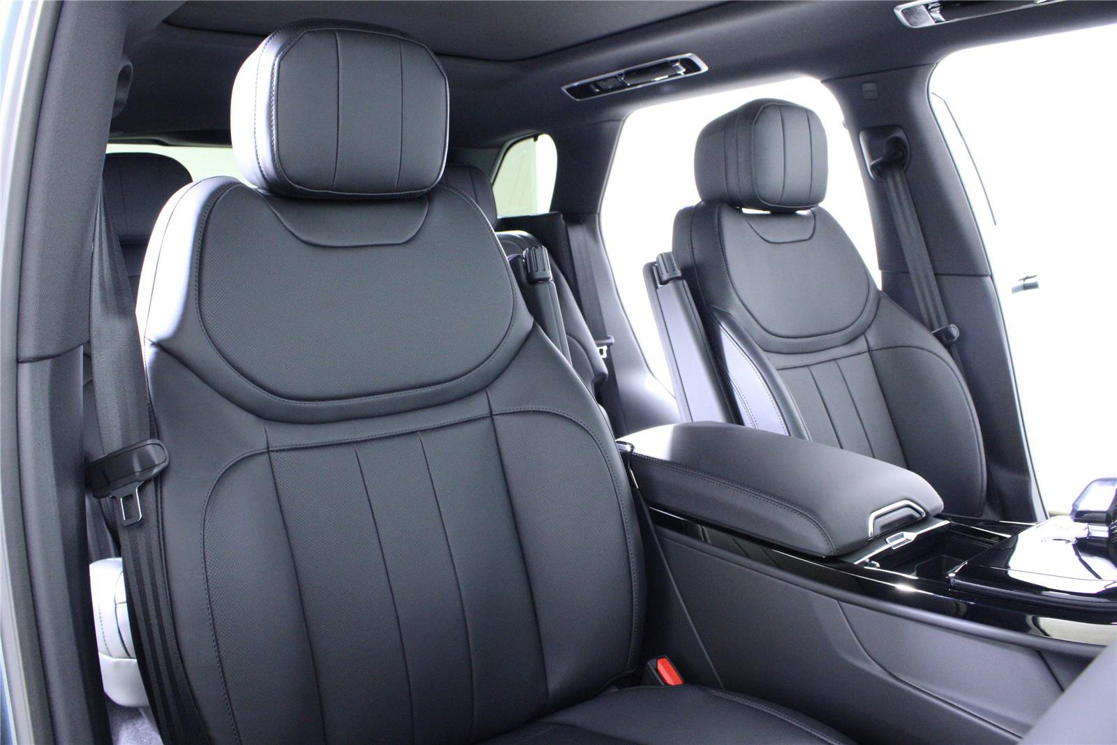 New 2026 Land Rover Range Rover Sport SE AWD/4WD image 14
