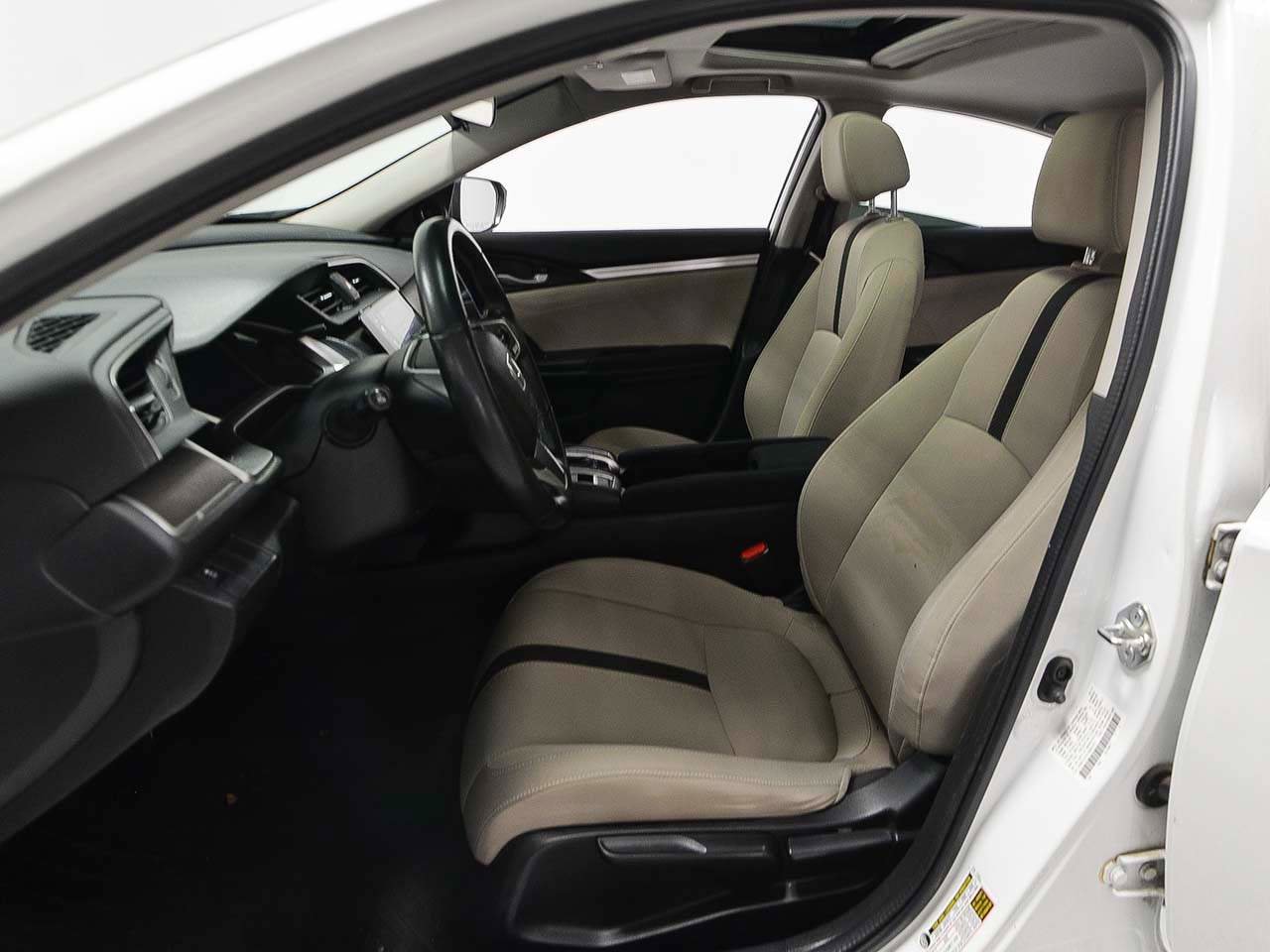 Used 2018 Honda Civic EX-T image 9