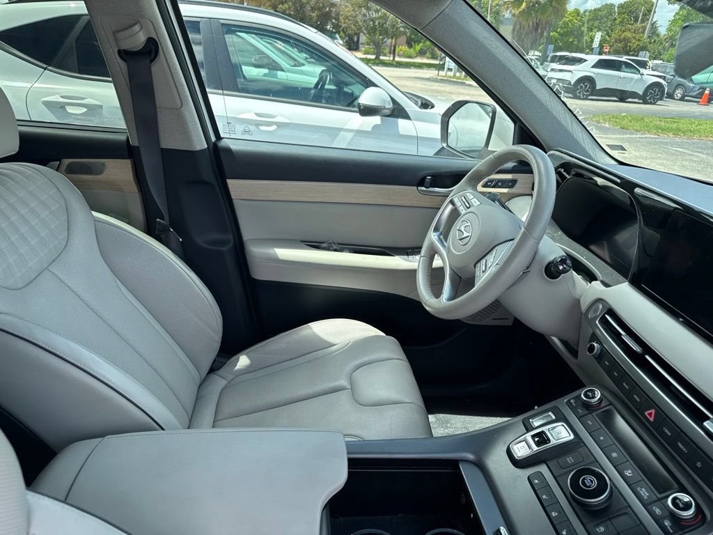 Used 2024 Hyundai Palisade Limited FWD image 15