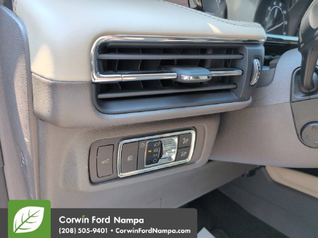 Used 2020 Lincoln Corsair Reserve w/ Equipment Group 201A FWD image 12