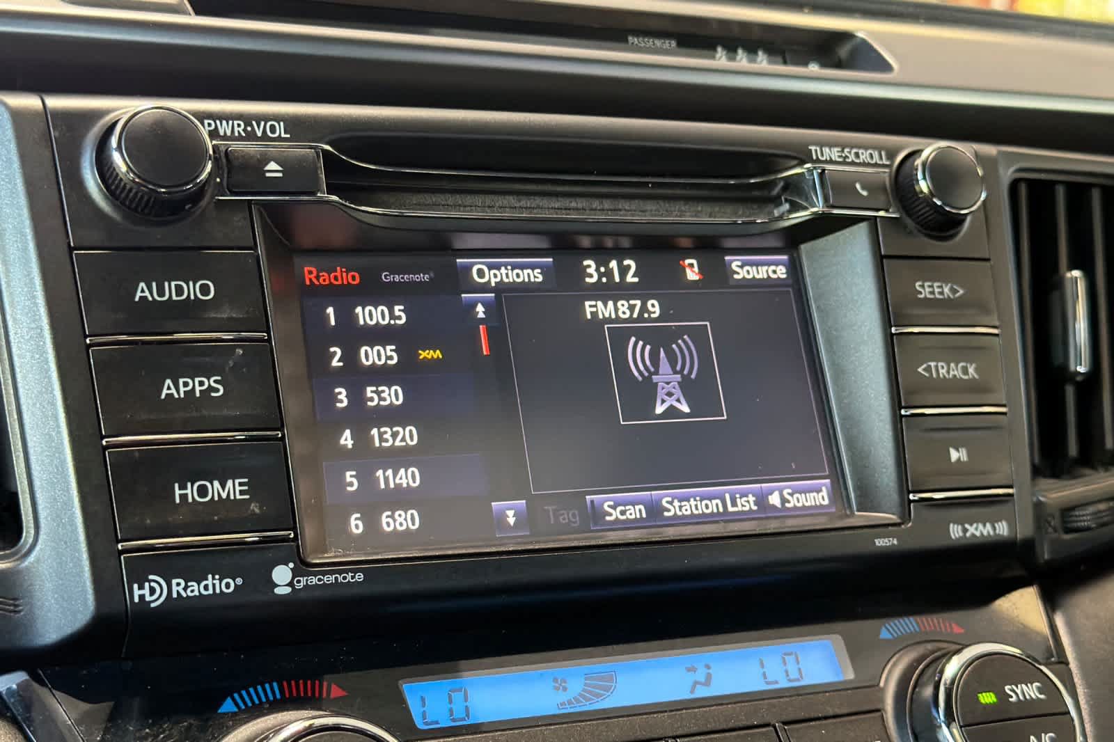 Used 2018 Toyota RAV4 SE w/ Power Extra Value Package FWD image 19