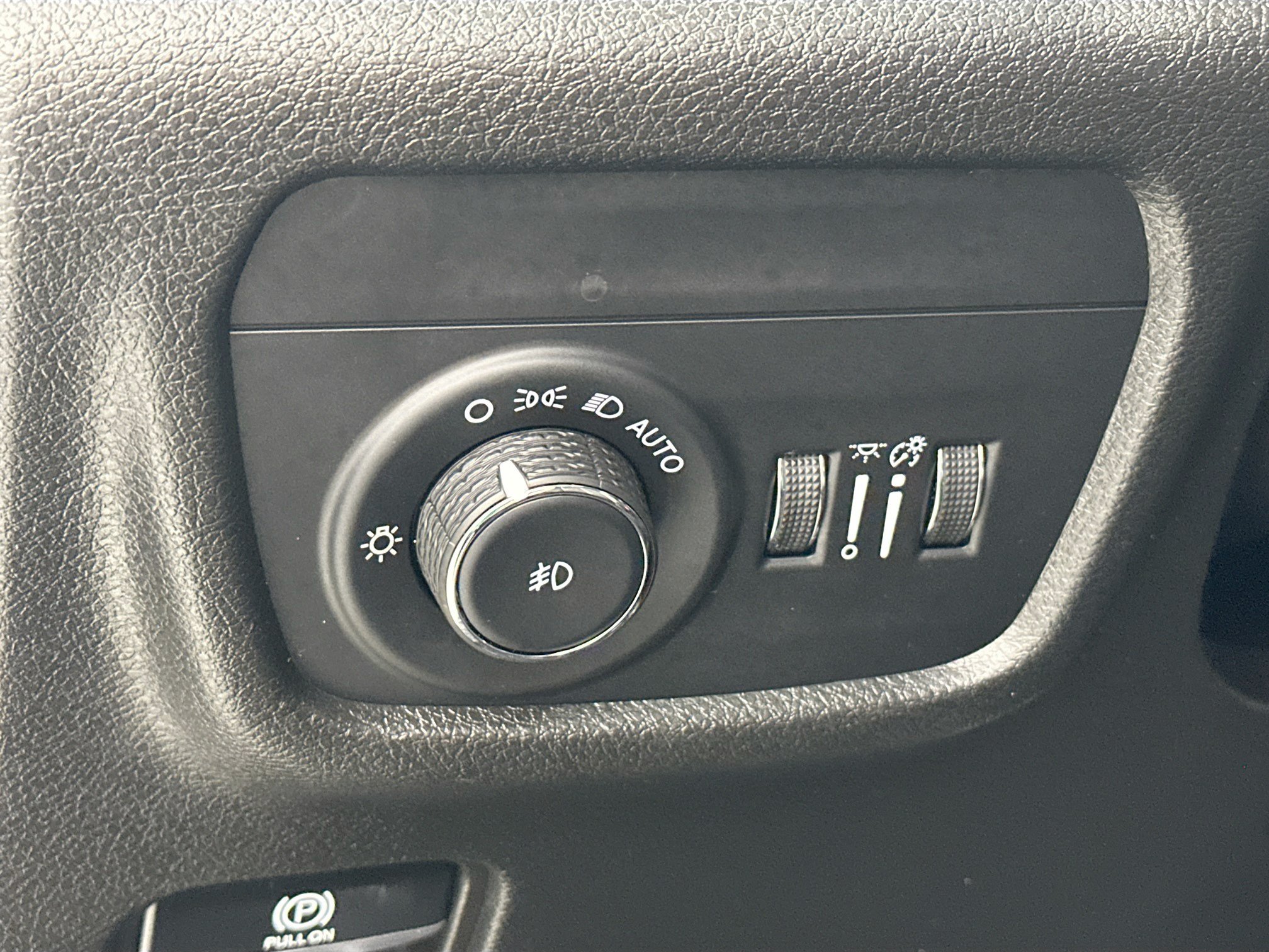 Used 2023 Jeep Grand Cherokee L Limited RWD image 10