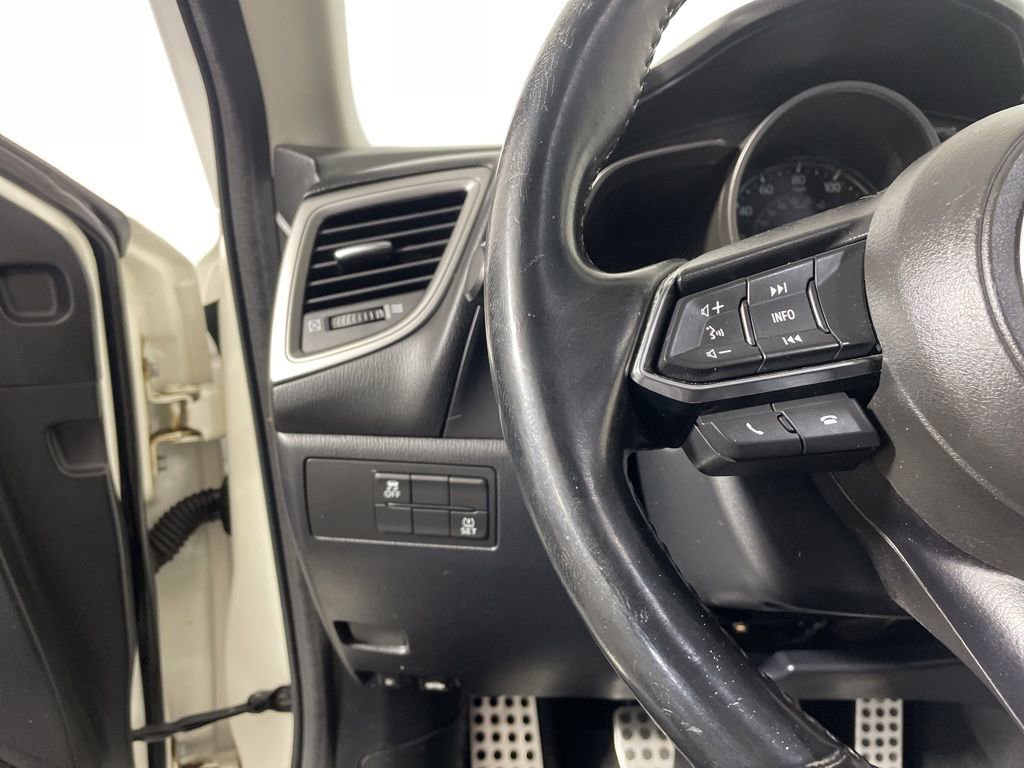 Used 2018 MAZDA MAZDA3 Touring image 11