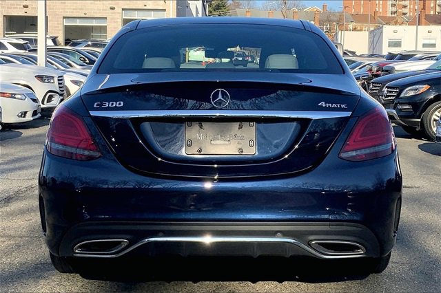 Used 2020 Mercedes-Benz C 300 4MATIC Sedan image 3