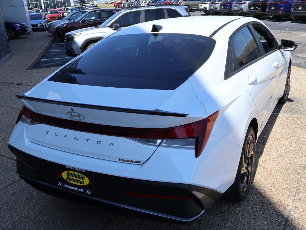 New 2026 Hyundai Elantra Sport image 6