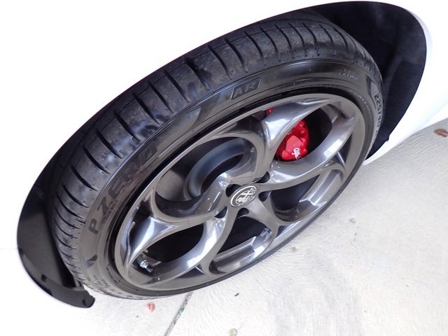 New 2025 Alfa Romeo Giulia Special Edition w/ Driving Assist Package image 11