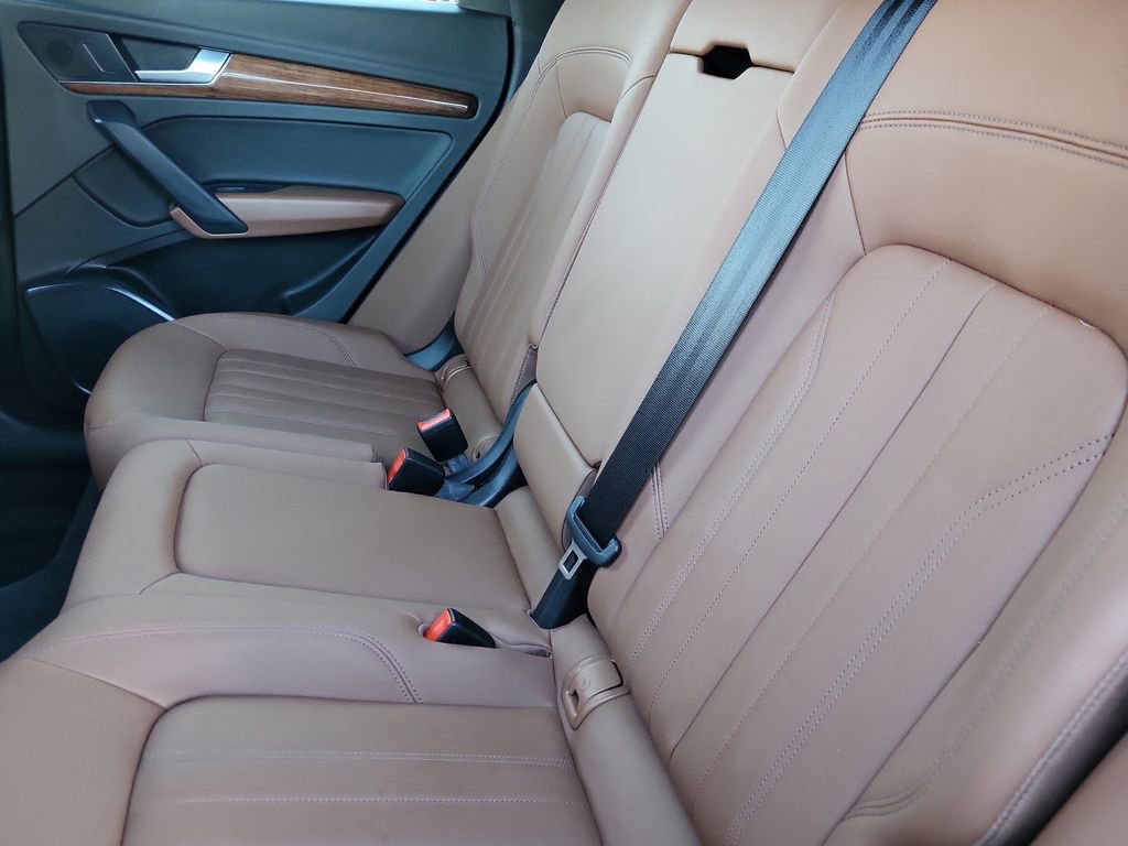 Used 2022 Audi Q5 2.0T Premium w/ Convenience Package image 13