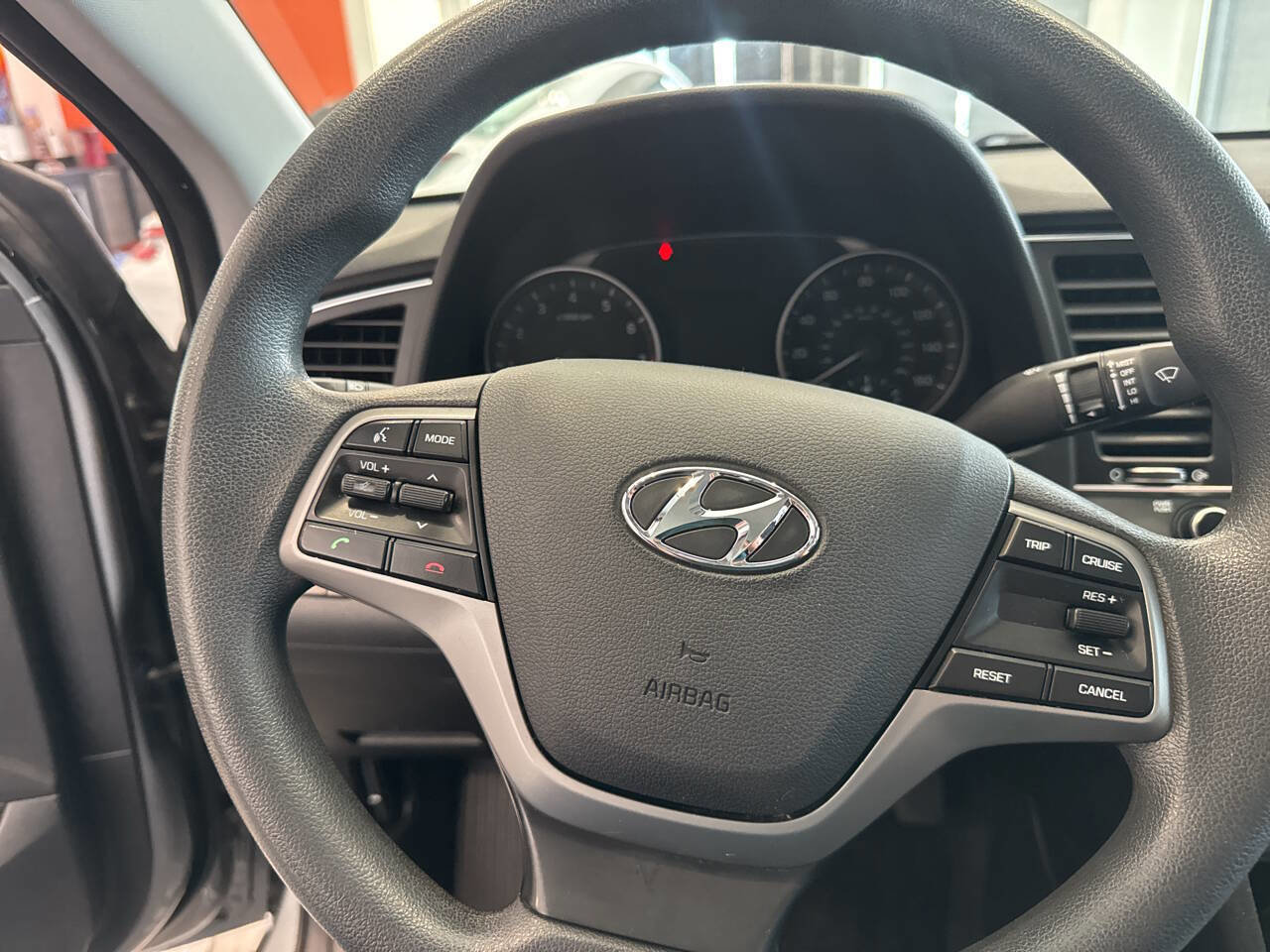 Used 2018 Hyundai Elantra SE FWD image 29