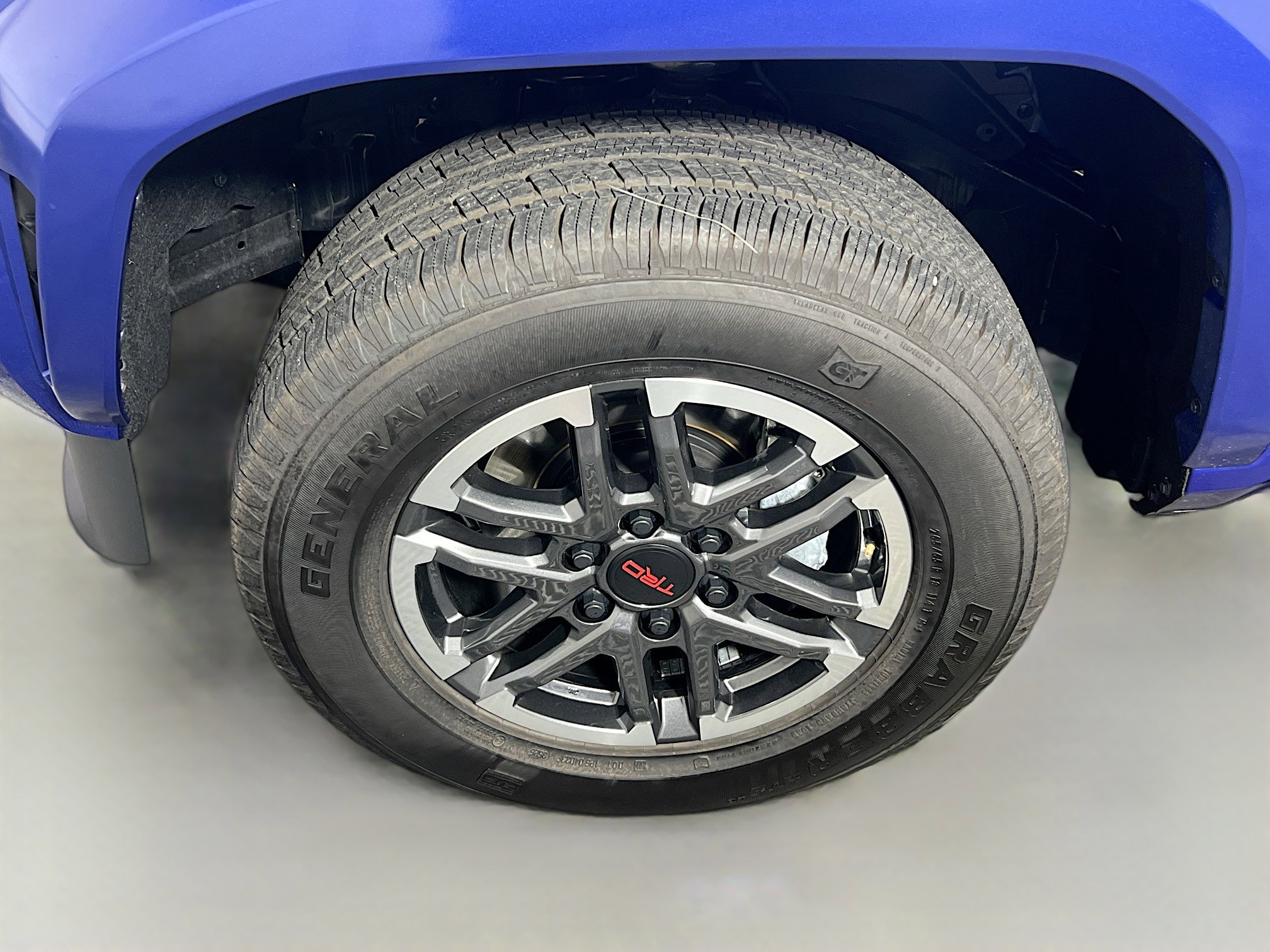 Used 2025 Toyota Tacoma TRD Sport image 13