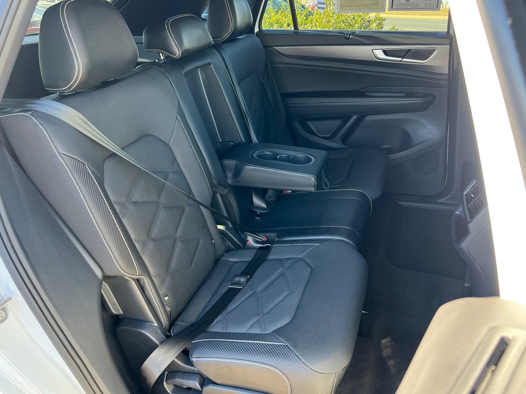 Used 2024 Volkswagen Atlas Cross Sport SE image 14