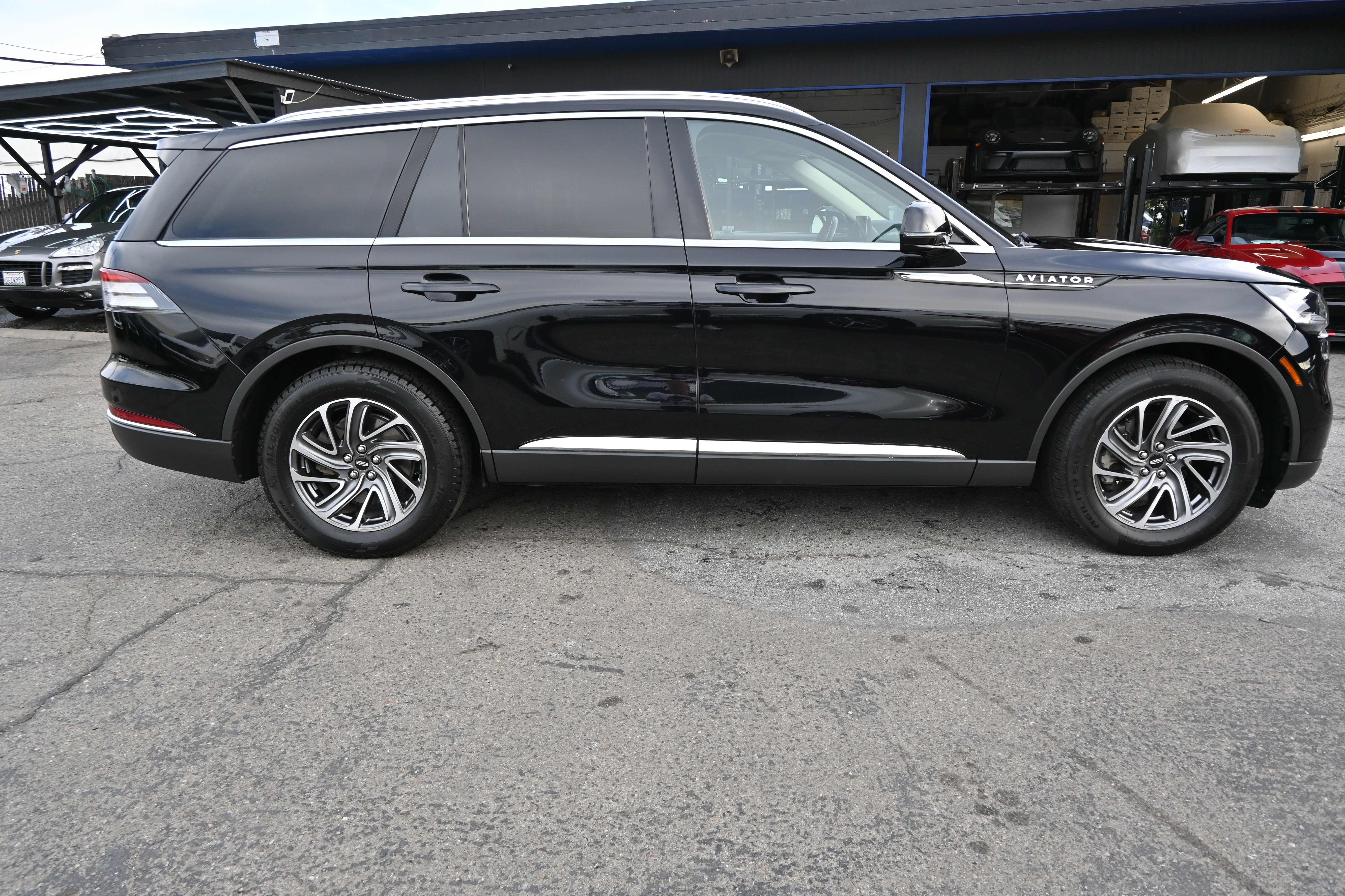 Used 2022 Lincoln Aviator 2WD image 7