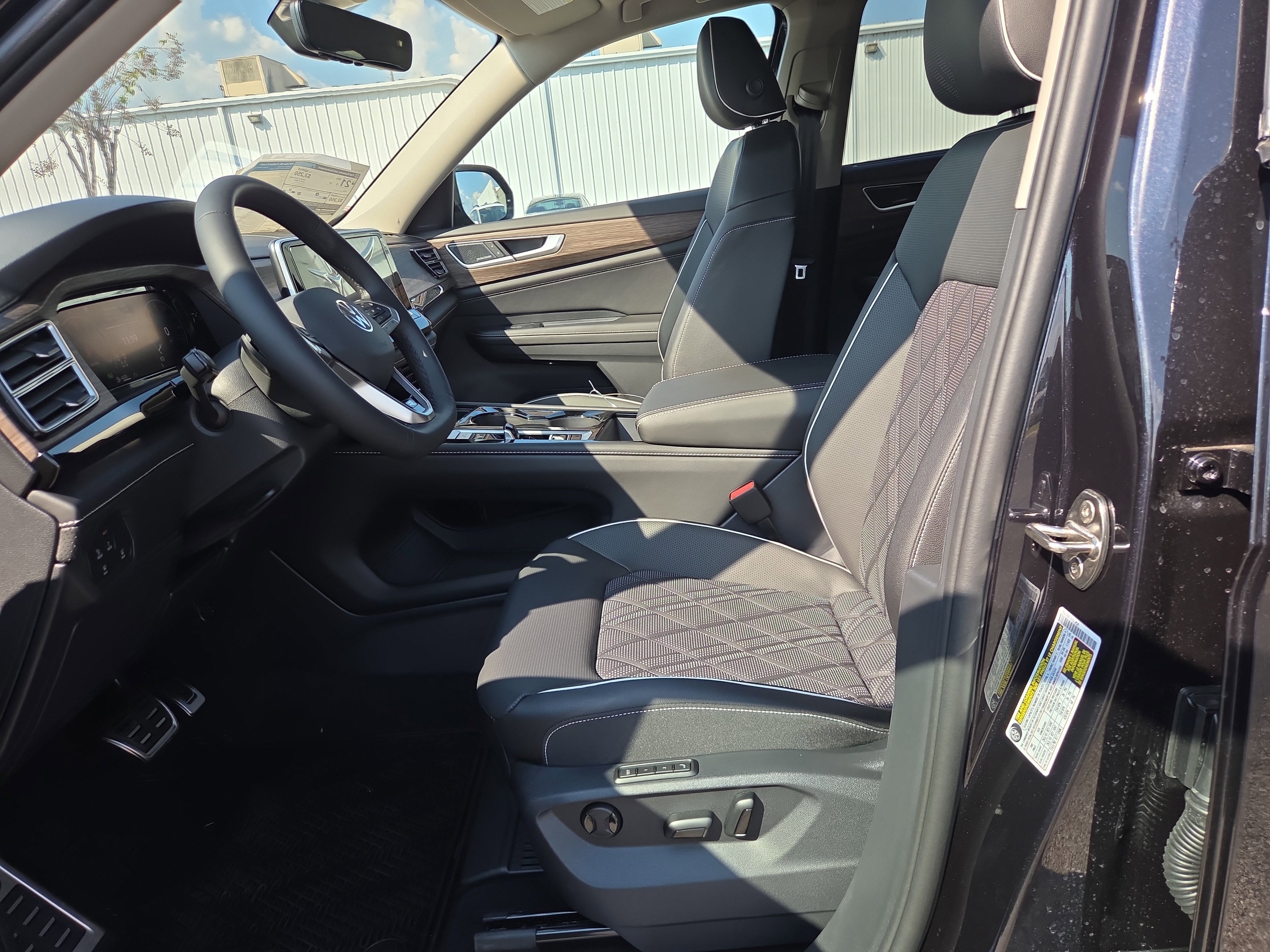 New 2026 Volkswagen Atlas SEL Premium R-Line image 4