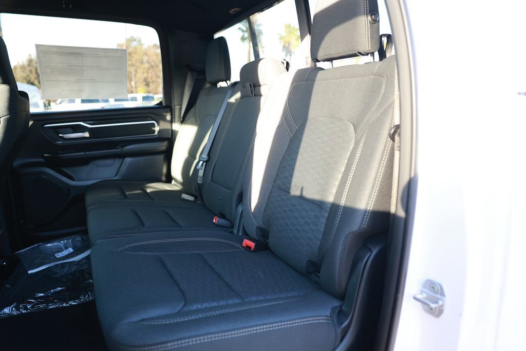 New 2026 RAM 1500 4x4 Crew Cab image 33