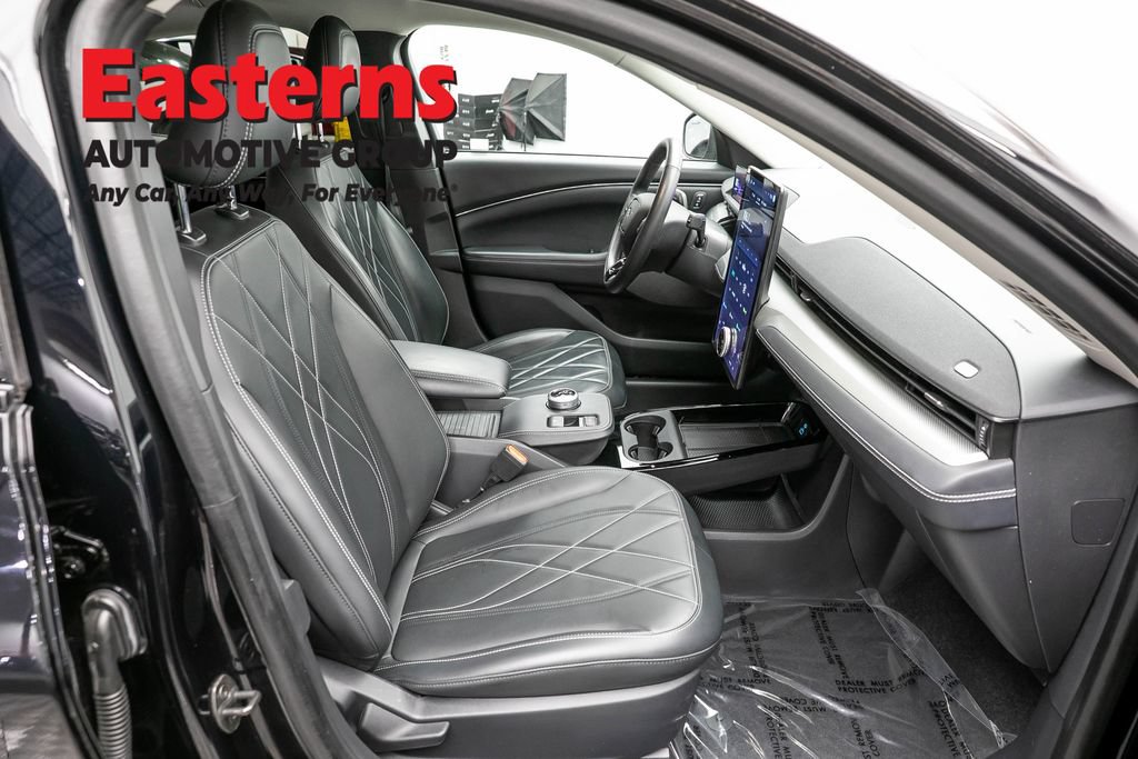 Used 2021 Ford Mustang Mach-E Select RWD image 23