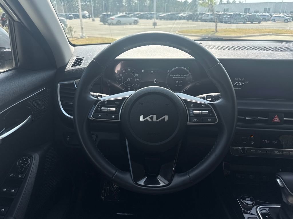 Used 2024 Kia Seltos EX image 18