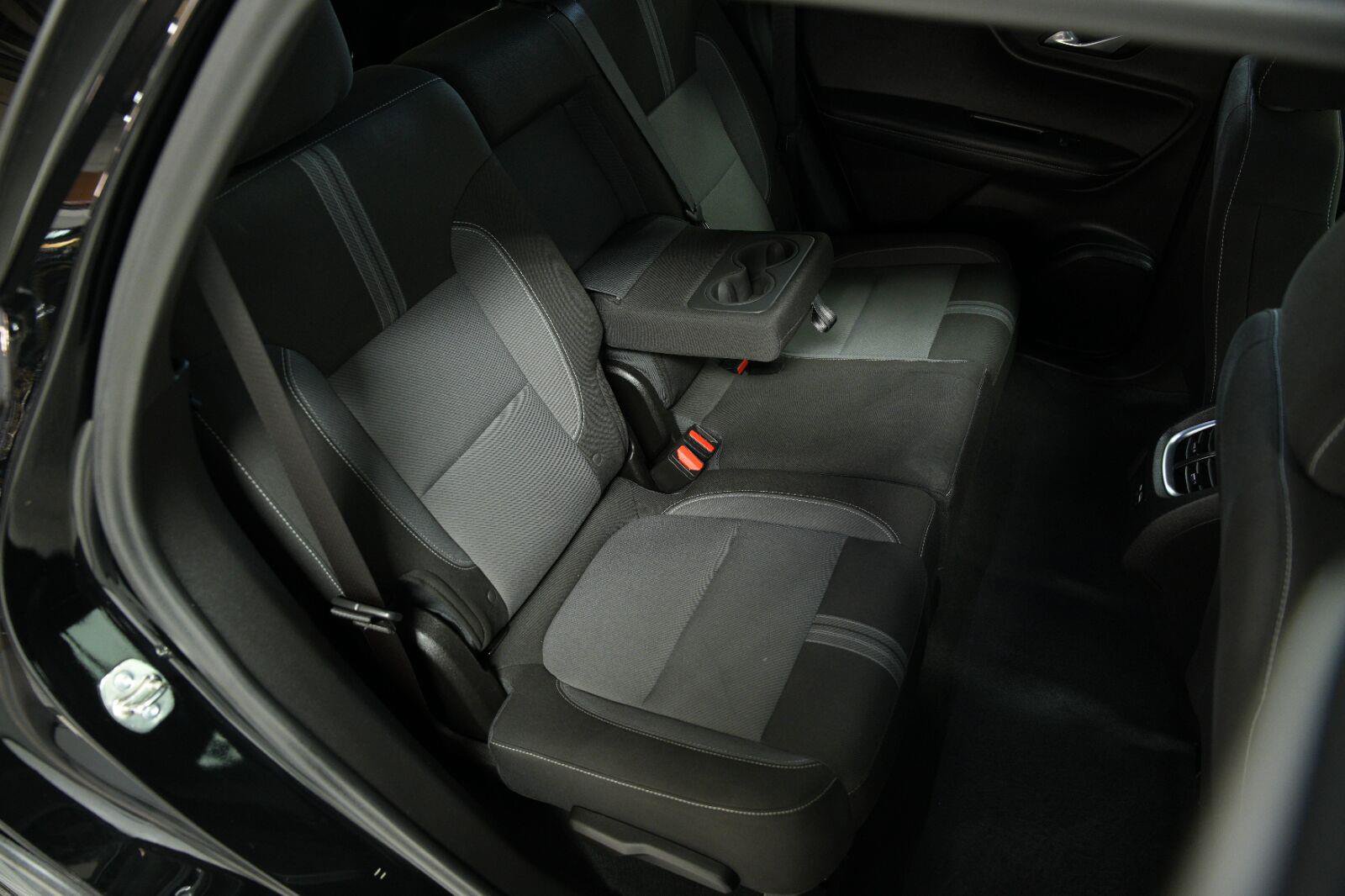 Certified 2025 Chevrolet Blazer LT FWD image 19